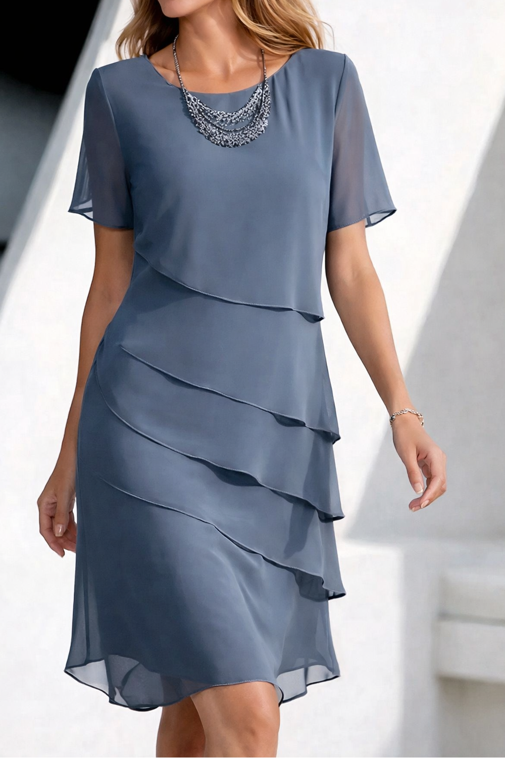 Amelia – Elegantní vrstvené šaty