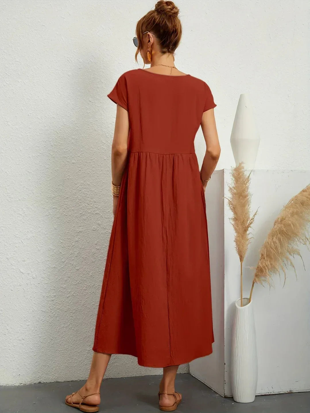 Jana™ — Midi šaty s nadčasovou elegancí
