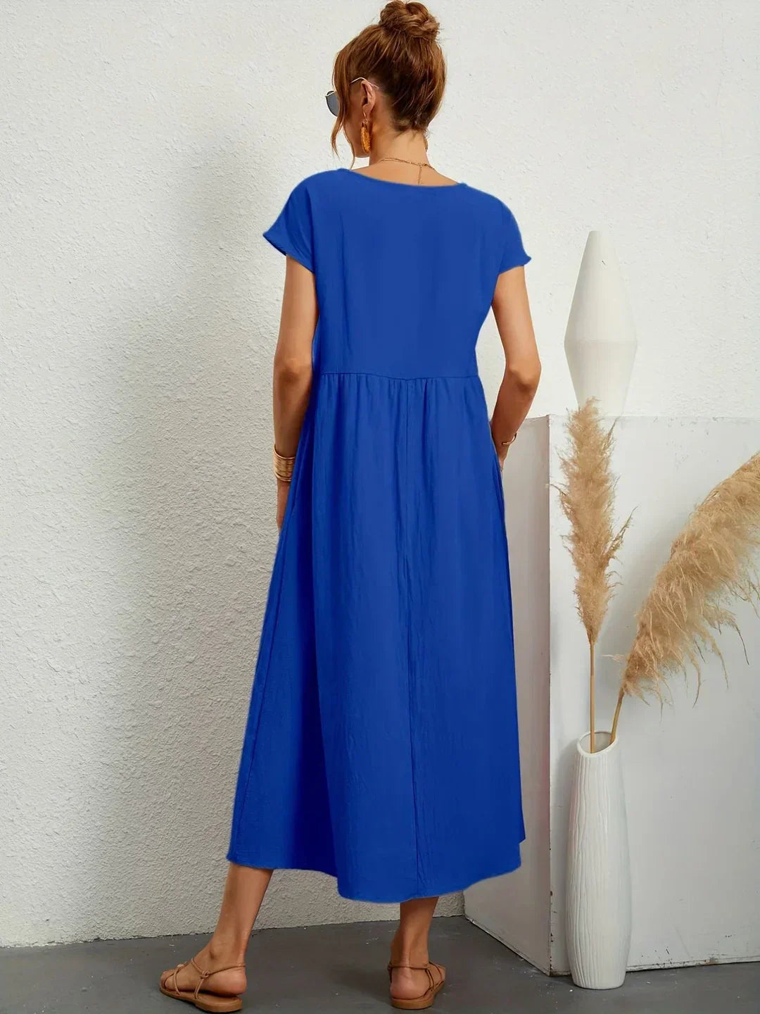 Jana™ — Midi šaty s nadčasovou elegancí