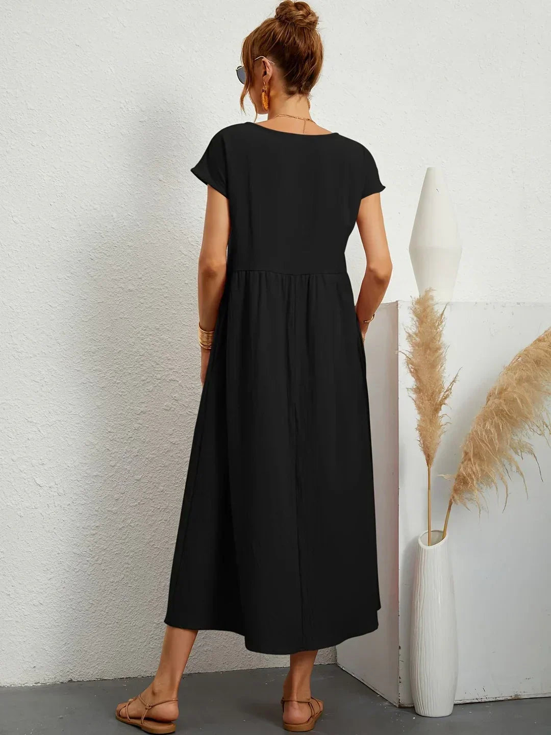 Jana™ — Midi šaty s nadčasovou elegancí