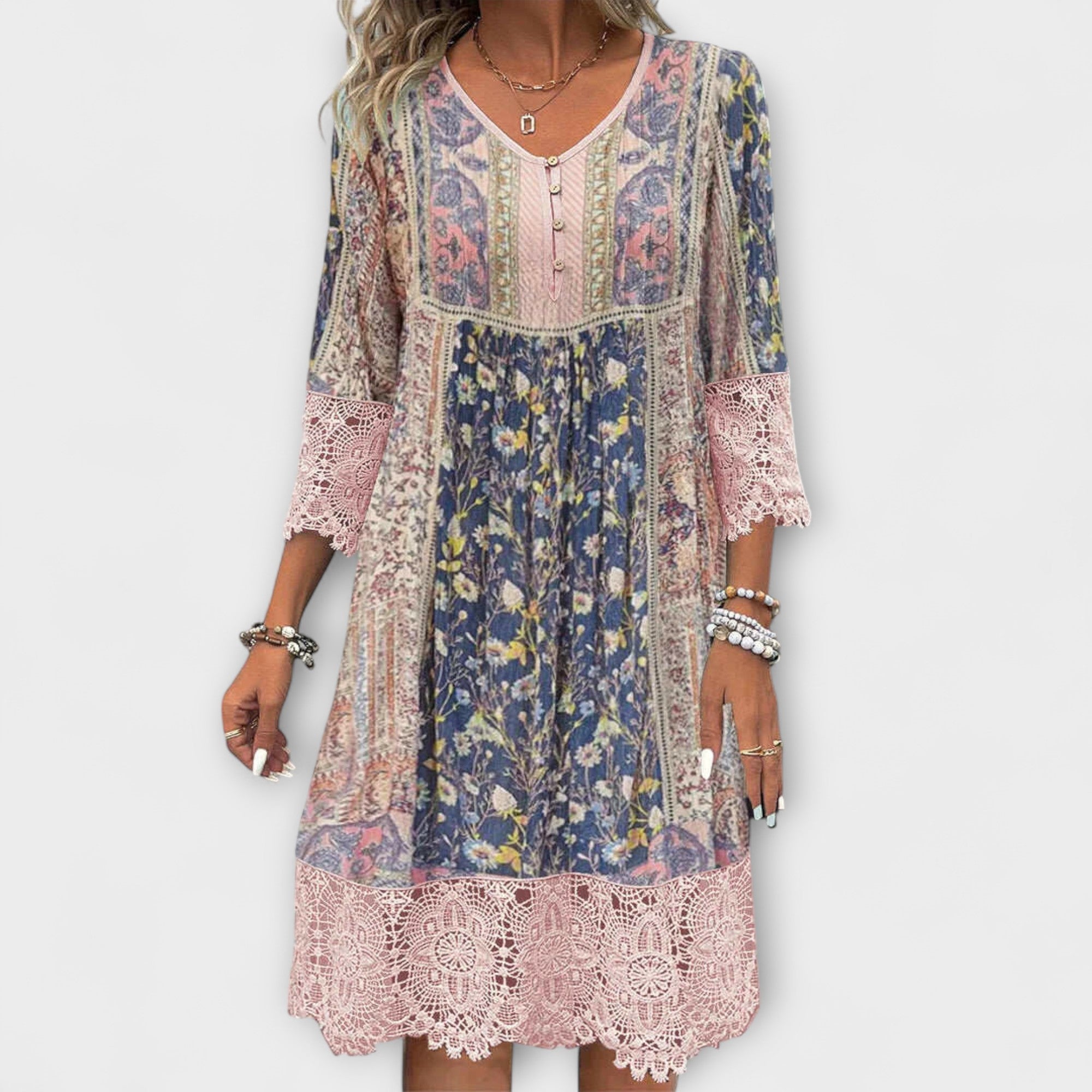 Casey - Boho šaty s krajkou a vintage květinovým vzorem