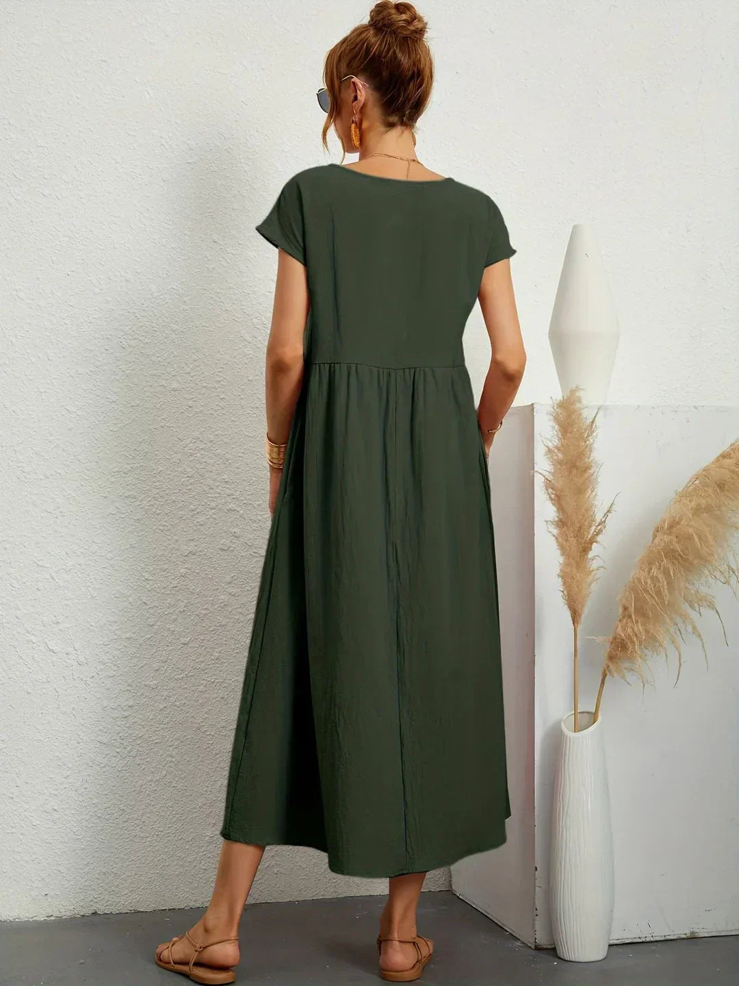 Jana™ — Midi šaty s nadčasovou elegancí